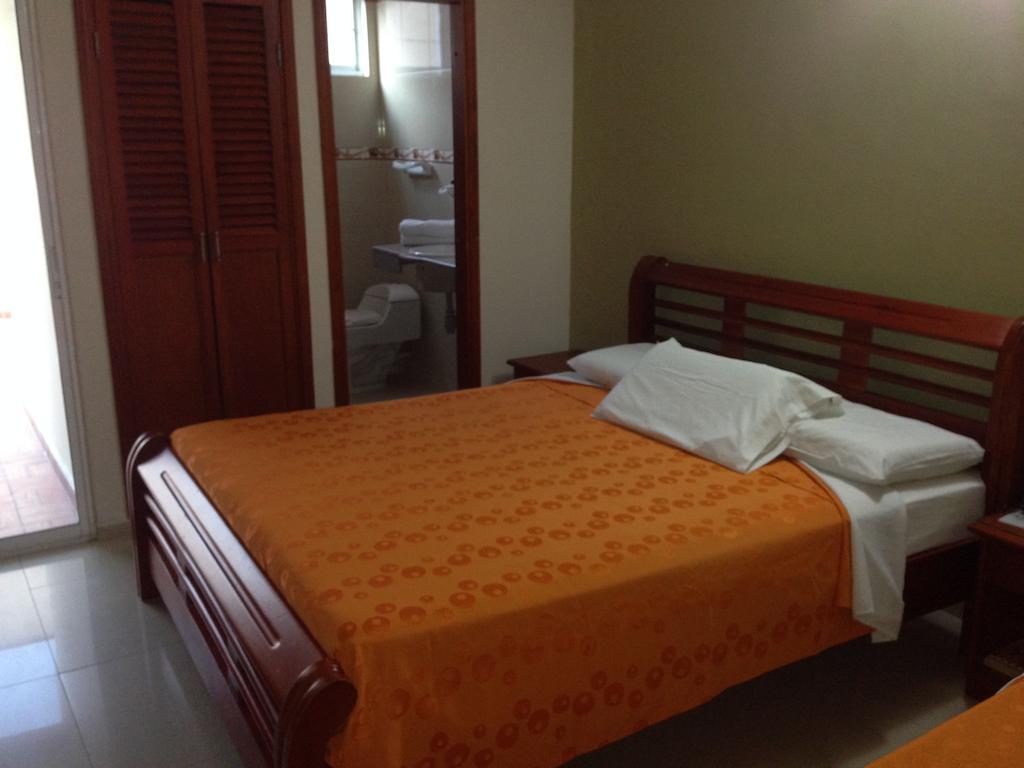 Hotel San Francisco De Asis Santa Marta  Zimmer foto
